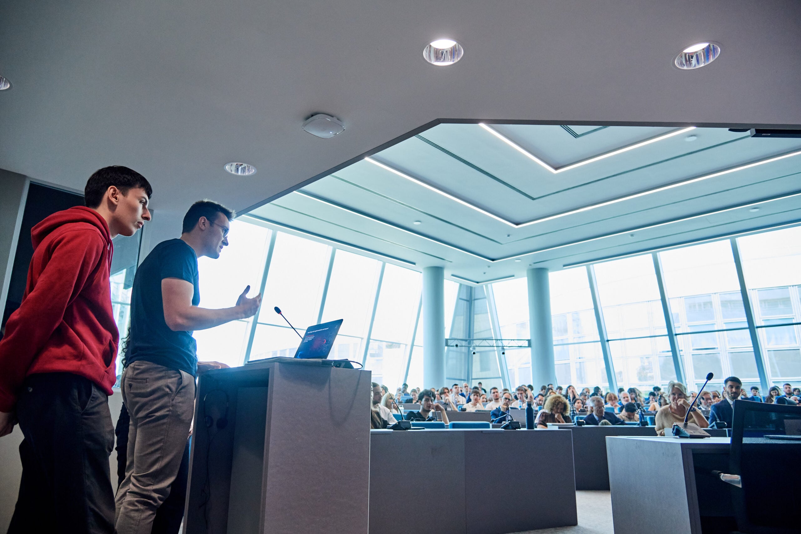 Hack the Hate : Hackathon pour la démocratie 2026 Hack the Hate: Democracy Hackathon 2026